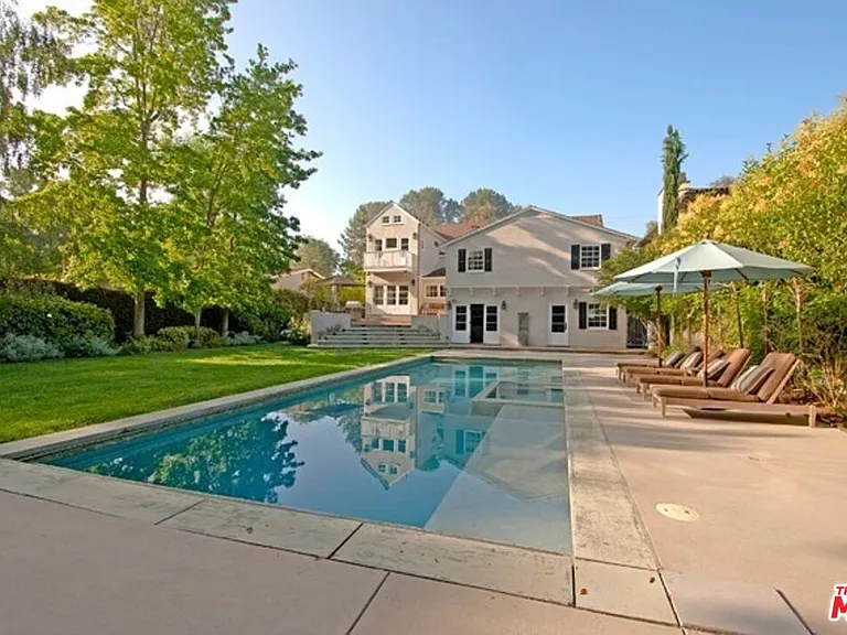 10253 Valley Spring Ln — Photo 3