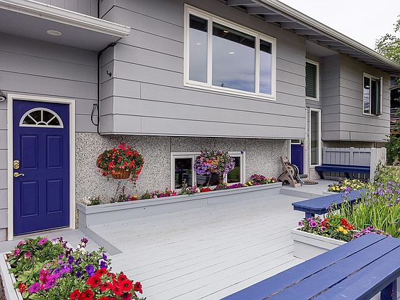 2nd image of 3019 Riverview Dr