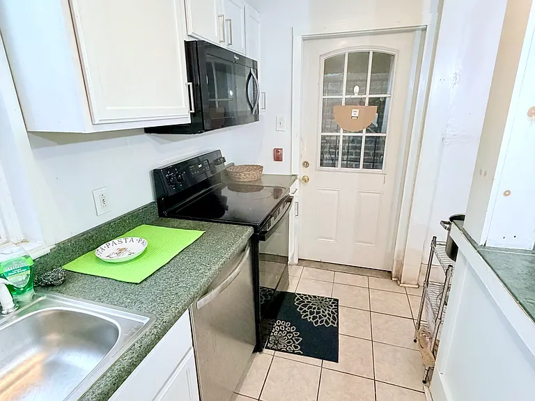 2812 W Girard Ave #1R — Photo 4