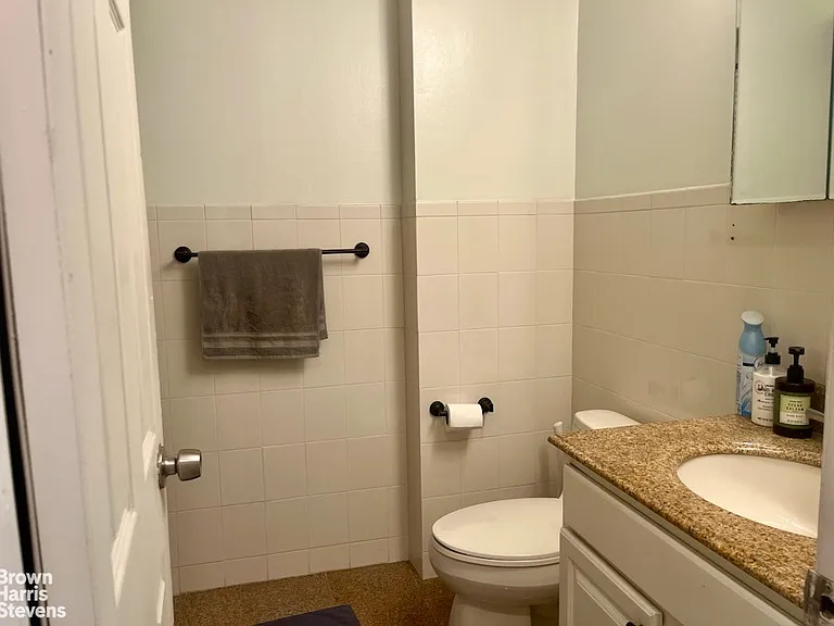 1222 Washington St #3N — Photo 9