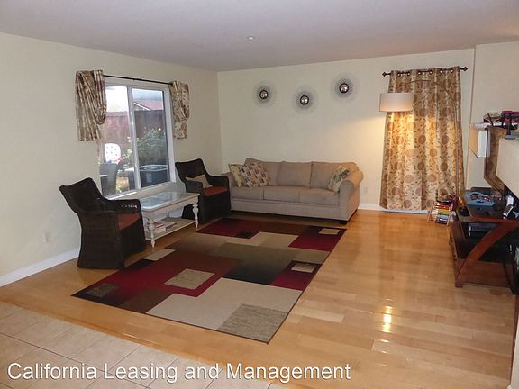 3rd image of 13181 La Tierra Way