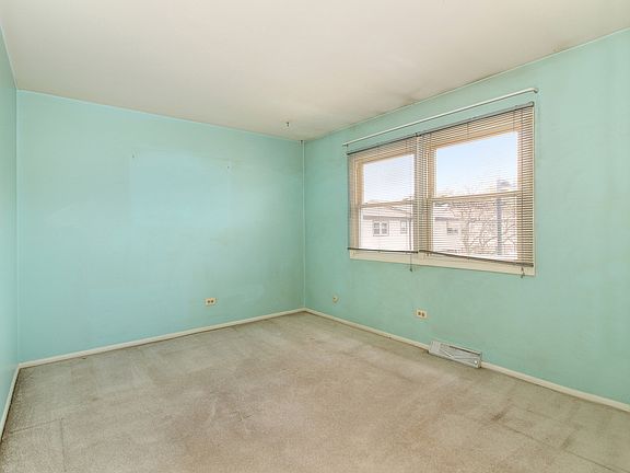 5th image of 517 W Potter St