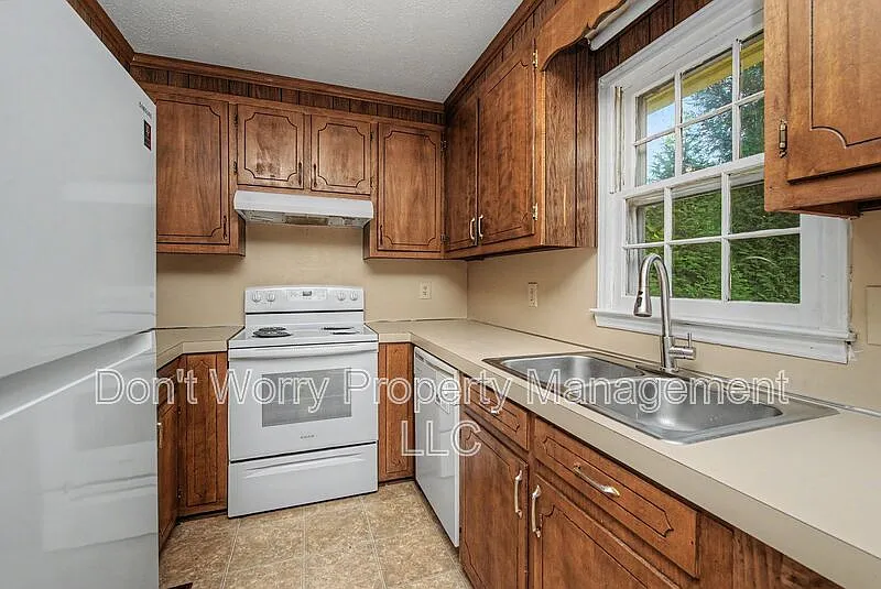 2 bed, 1.0 bath, 1023 sqft, $1,200 — Photo 4