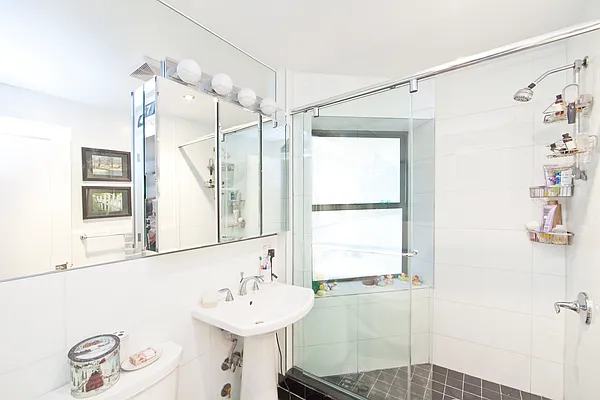 Rented by R New York | media 45