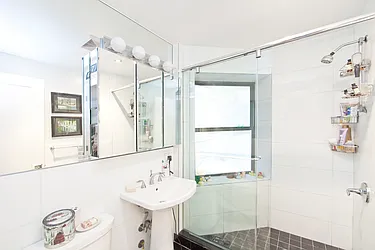 Rented by R New York