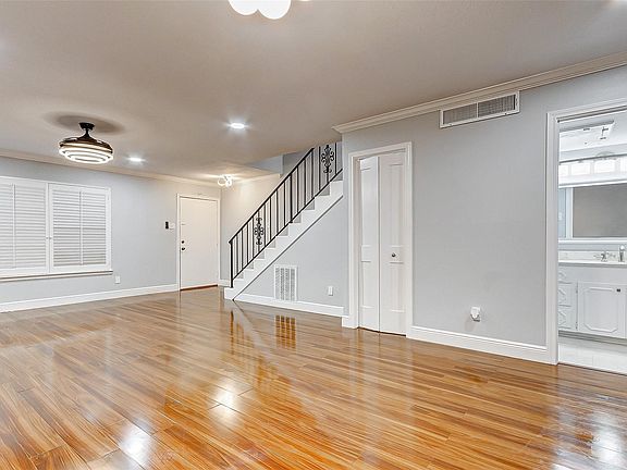 3rd image of 7600 Burgoyne Rd Unit 159