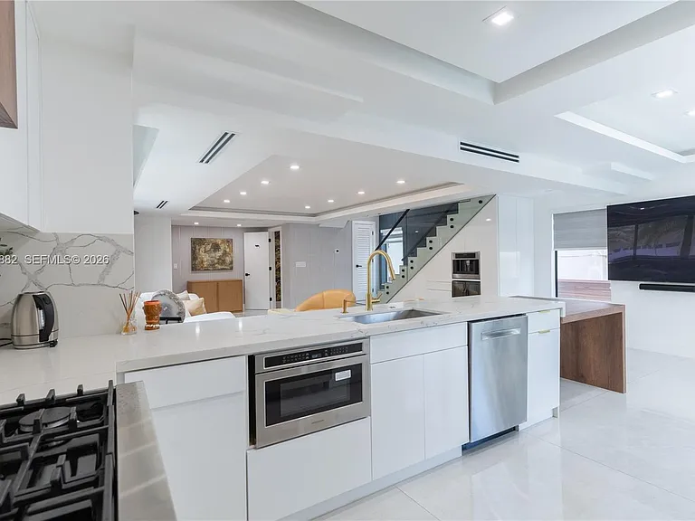 5601 N Ocean Dr — Photo 15