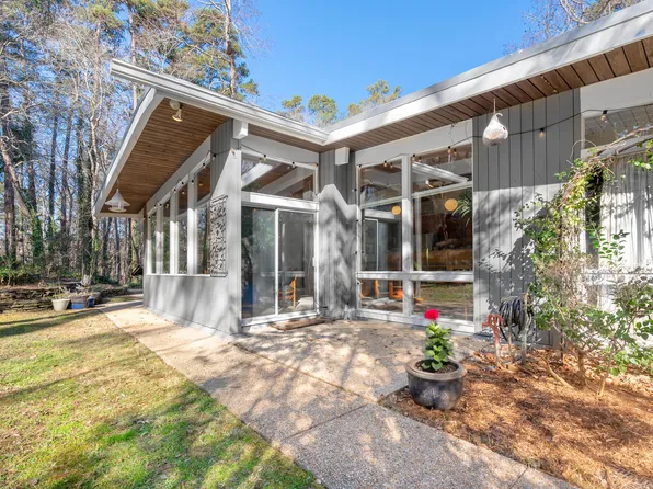 1030 Highland Woods Rd, Chapel Hill, NC 27517