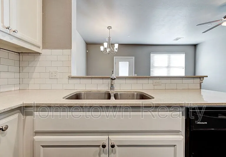 788 SW 13th St — Photo 22