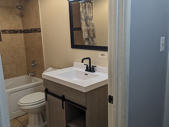 3rd image of 813 E Bowen Ave APT 1
