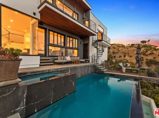 8425 Hillside Ave, Los Angeles, CA 90069