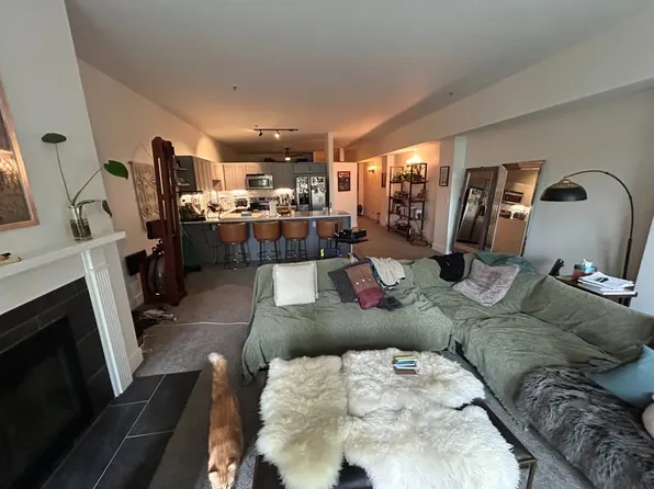 526 1st Ave S APT 415, Seattle, WA 98104