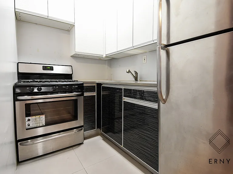 579 Myrtle Ave #1F — Photo 3