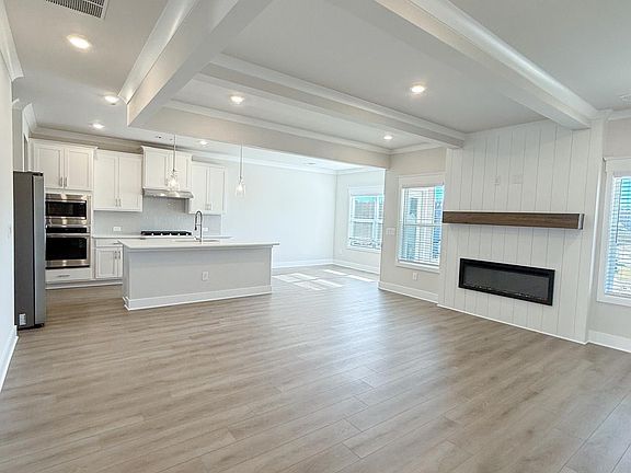 4th image of 5340 Milford Dr