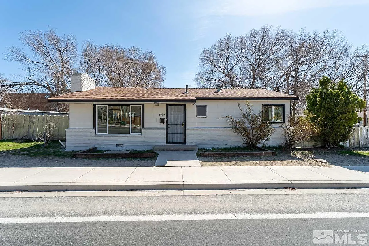1515 N Roop St photo 1