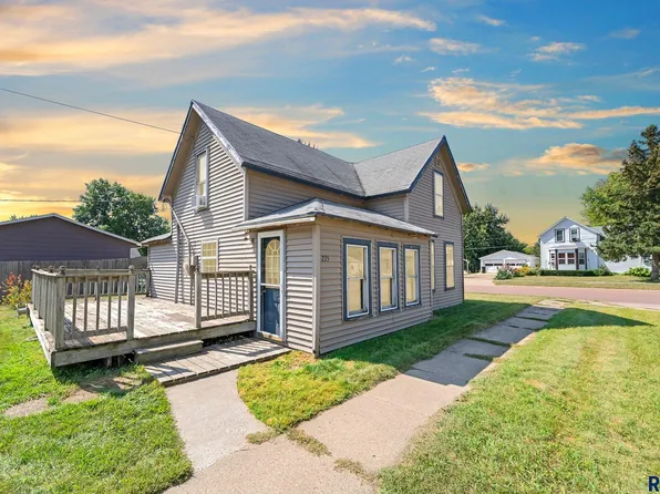 235 W 2nd St, Tea, SD 57064