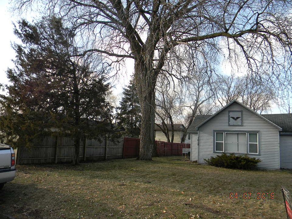 1st image of 1015 15th St S