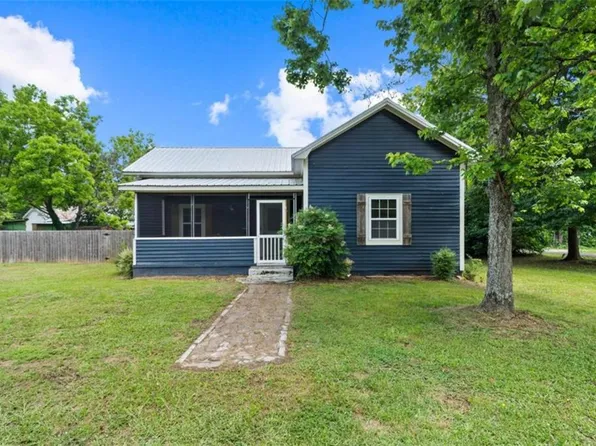 131 Pine St, Mansfield, GA 30055