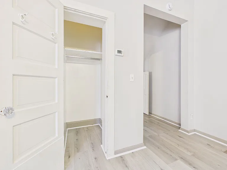242 Harris St — Photo 7
