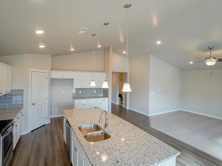 2814 N Cherry Grove Way — Photo 12
