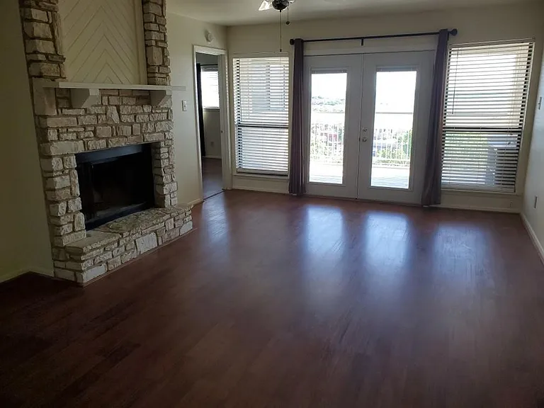Cougar Ridge — Photo 5