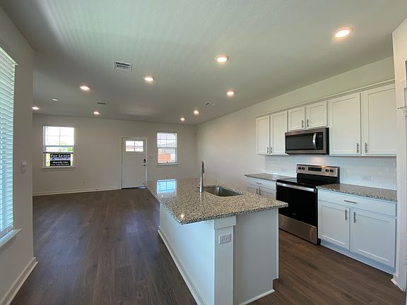 4th image of 2267 Wallin Bradley Dr