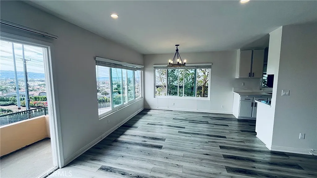 2 bed, 973 sqft, $3,895 — Photo 4