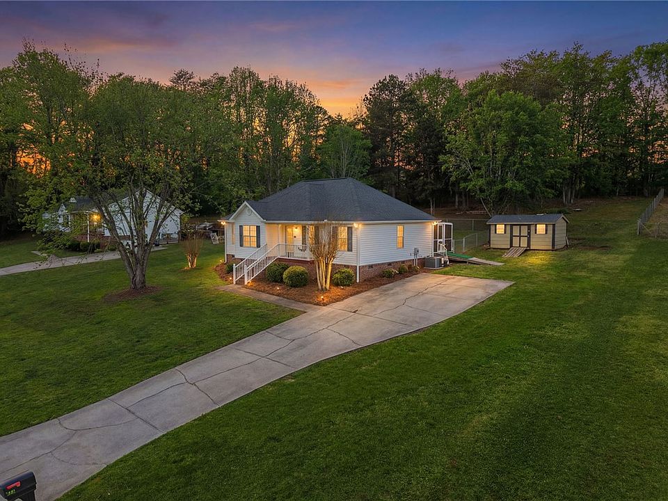 1st image of 111 Logan Ln