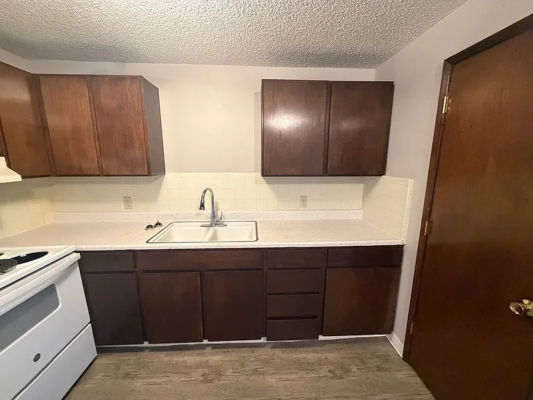 Eagles Landing Apartments — Photo 38