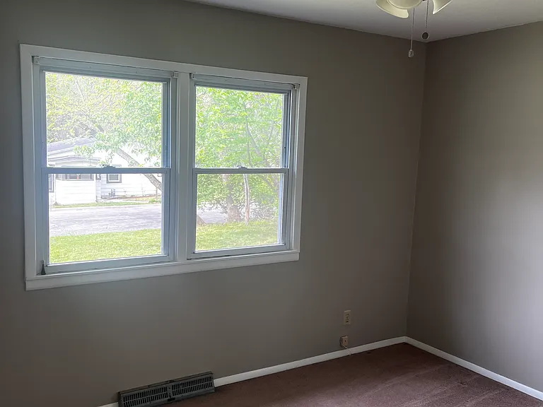521 Elizabeth St — Photo 5