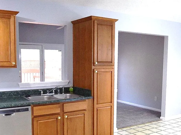 2917 Woodbrook Ct — Photo 4