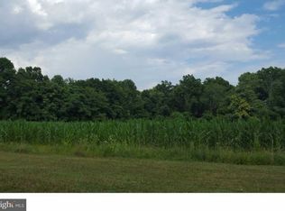 49 Lake Rd, Fleetwood, PA 19522