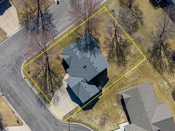 5th image of 727 Garden Pl