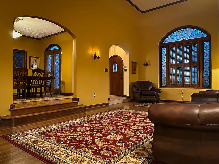 Entry to living room