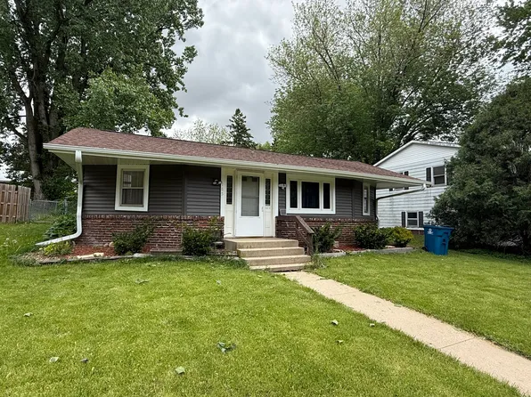 165 N Mill St, Cedarville, IL 61013