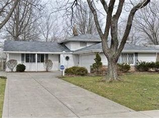 15728 Sandalhaven Dr, Middleburg Heights, OH 44130
