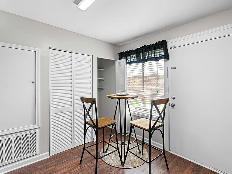 Brook Hill Townhouse — Photo 9