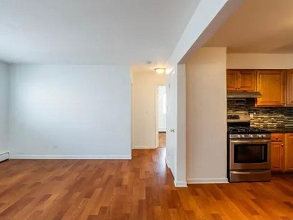 5th image of 929 S Oak Park Ave