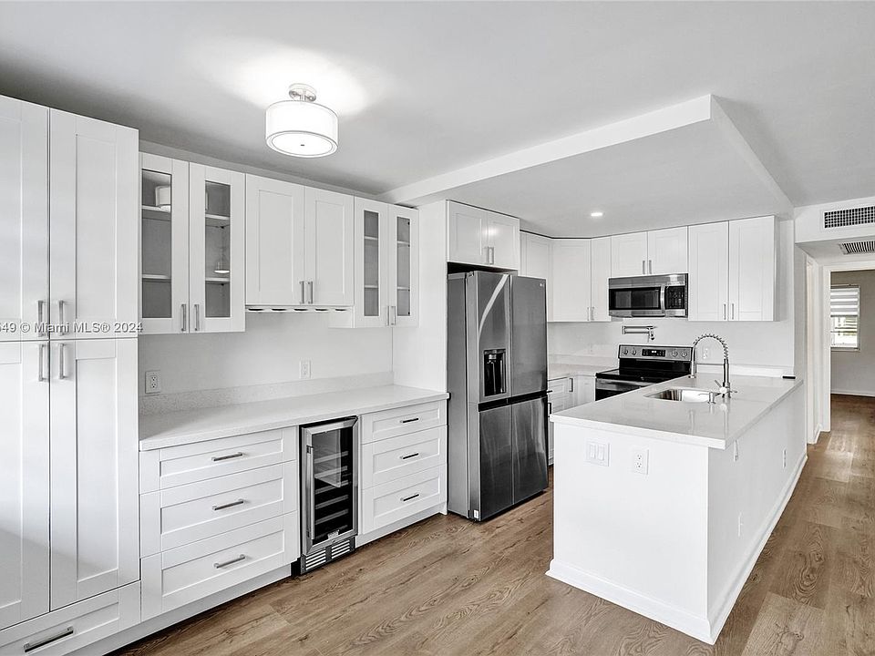 1st image of 242 Markham Ct #242-L
