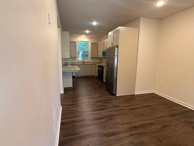 112 Dearborne St #B — Photo 4