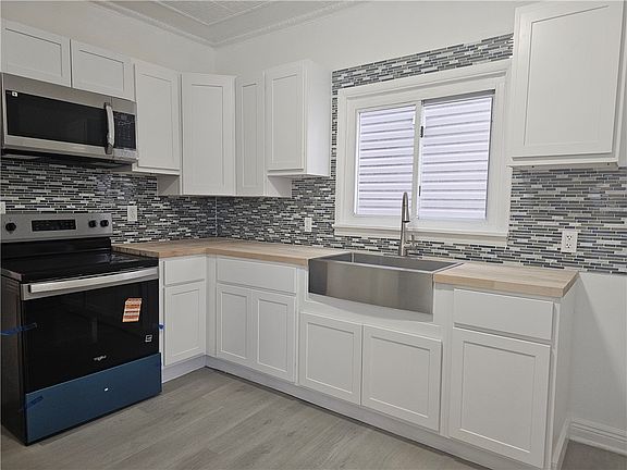 4th image of 823 Jay St