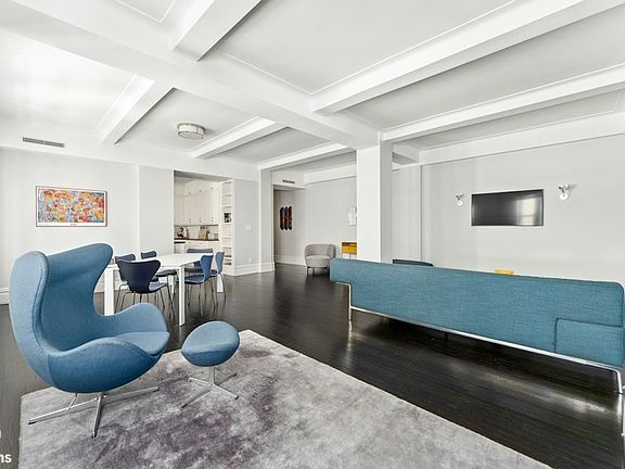 4th image of 215 W 88th St APT 4D