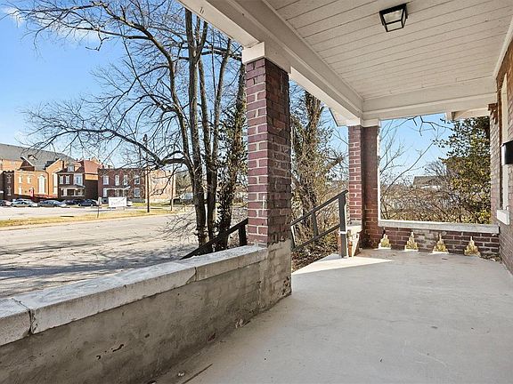 3rd image of 1404 Martin Luther King Dr