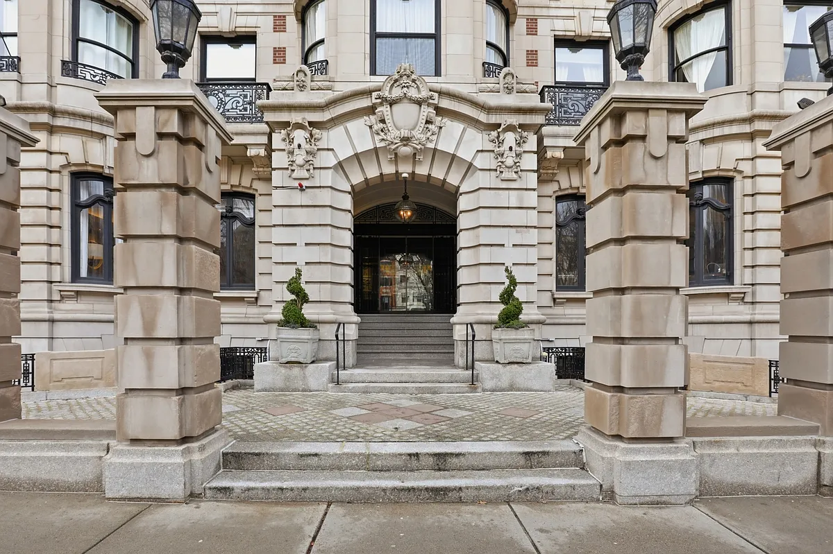 Building Photo - 390 Commonwealth Ave