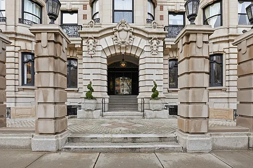 390 Commonwealth Ave #801 Photo 1