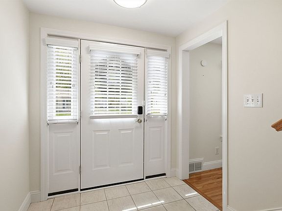 5th image of 22 Rosedale Ave