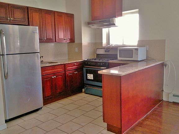 3rd image of 4542 164th St #1