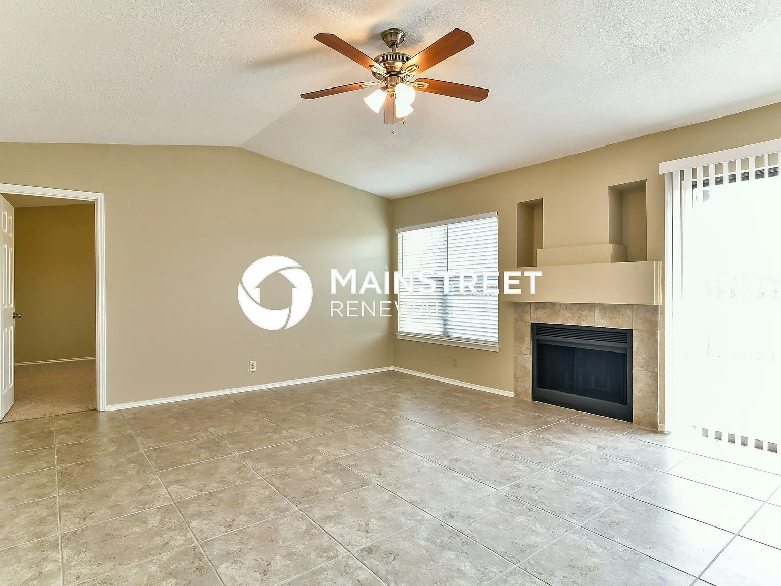 8405 Maple Ridge Dr — Photo 3