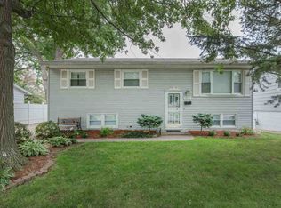 1511 E 33rd St, Davenport, IA