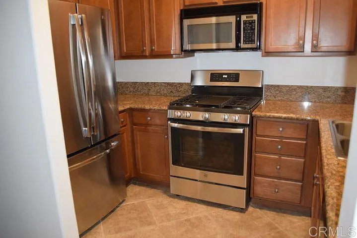 3 bed, 1400 sqft, $5,500 — Photo 1